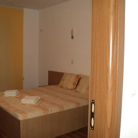 Privat bolig Meni And Guest