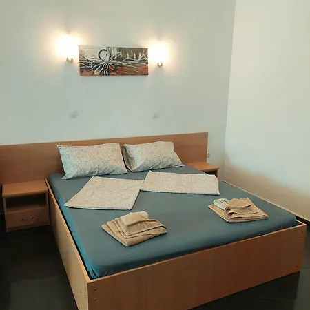 Privat bolig Meni And Guest *