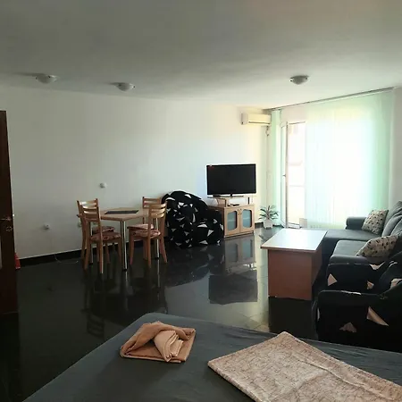 Privat bolig Meni And Guest *