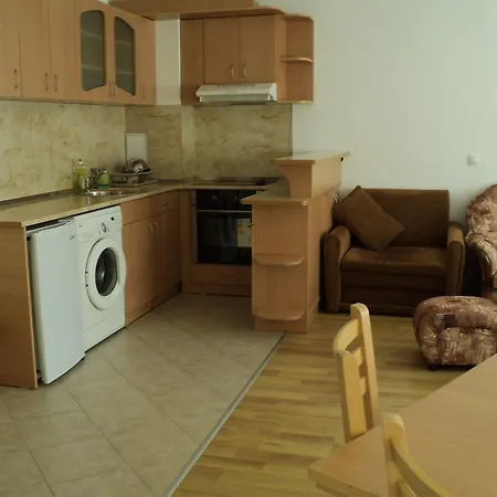 Habitación en casa particular Meni And Guest