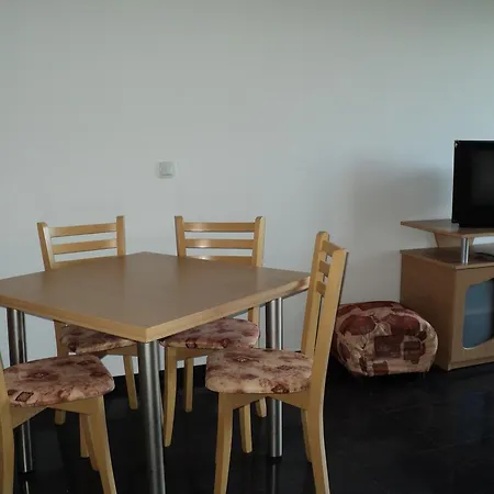Habitación en casa particular Meni And Guest